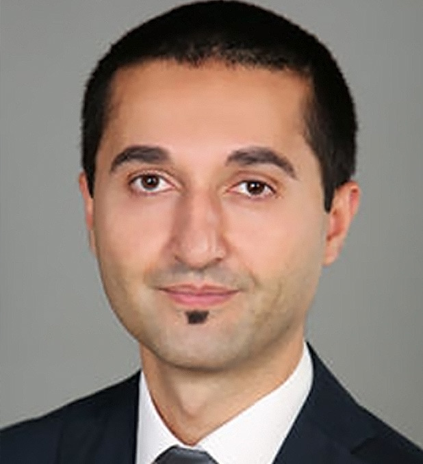 Portrait of Kayvan Bozorgmehr